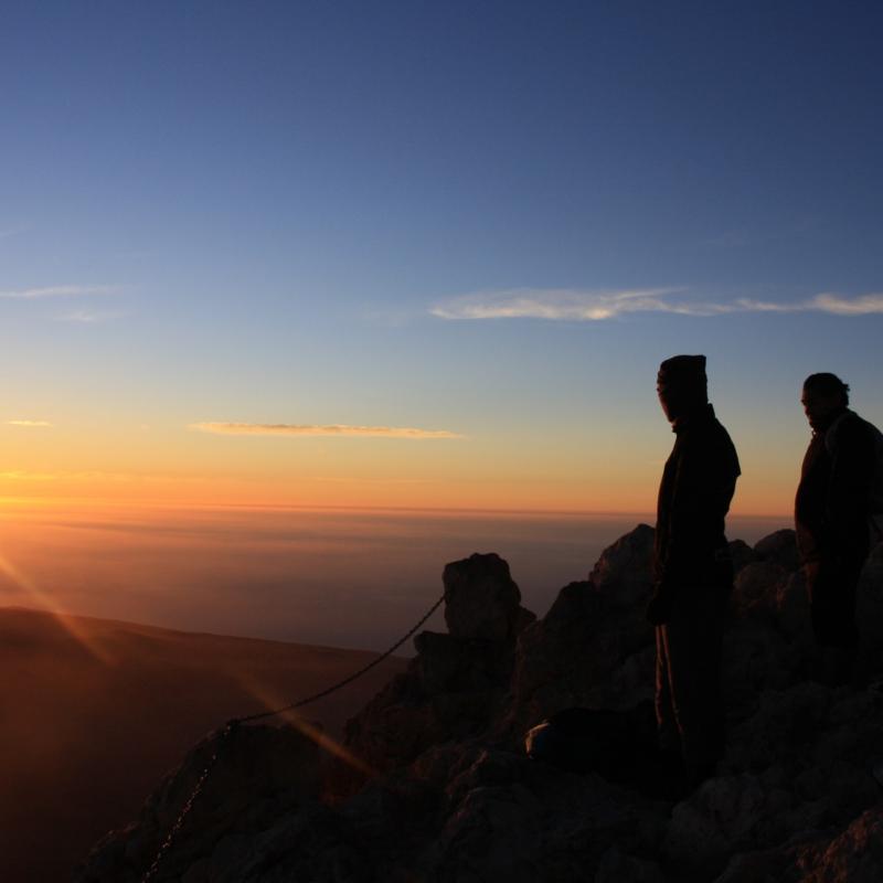 dem Himmel ganz nah, Gipfelstürmer, ganz oben,  Fels, Felsen,  Gipfel, Berg und Tal, Naturerlebnis, Ex-Bild-DB-ID: 1341