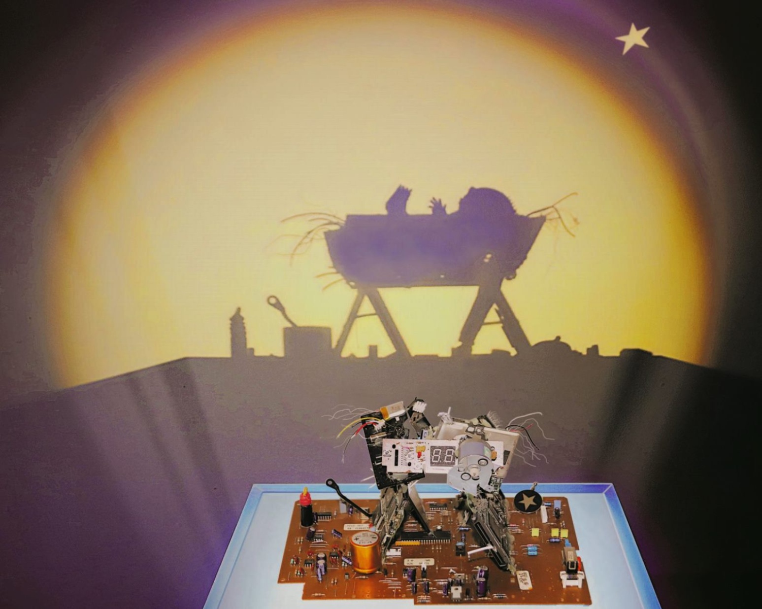 Schattendasein - Krippe - Schrott - ©Jens Henning, info@jhg-design.de